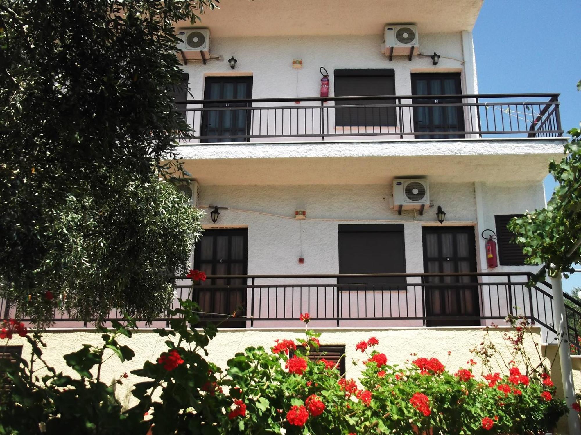Gorgona Rooms Alikí Exterior foto